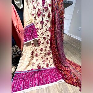 Elegant Cream Kurta with Pink Floral Embroidery